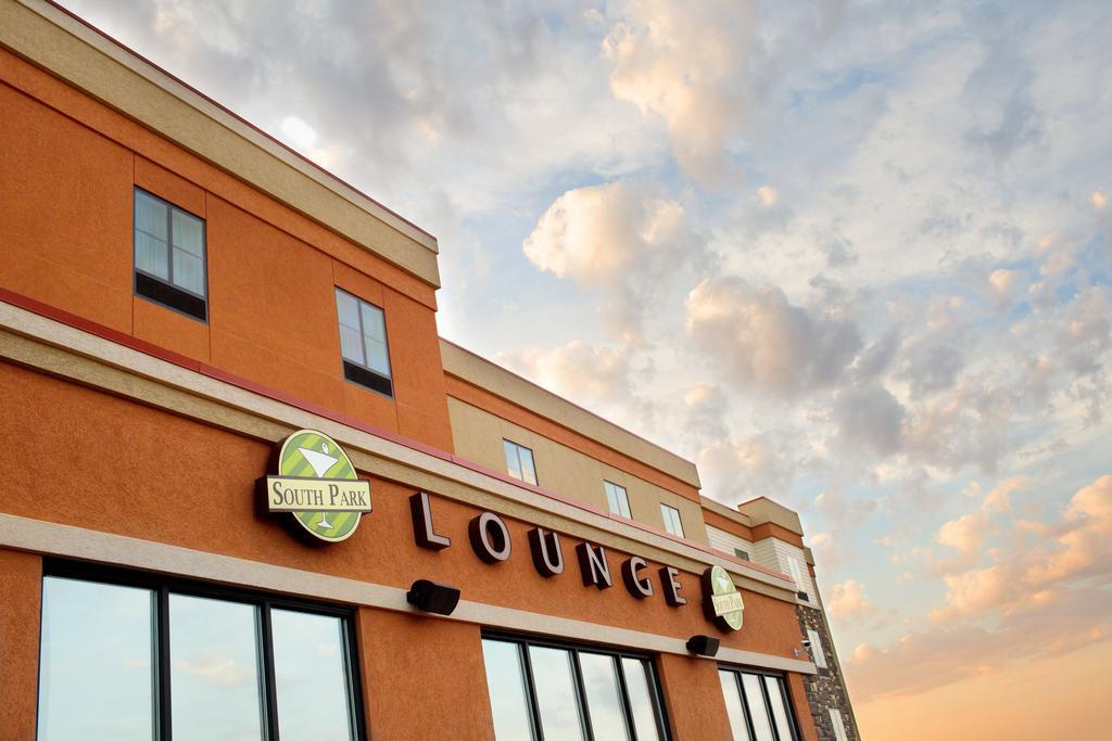 Teddy'S Residential Suites Watford City Extérieur photo