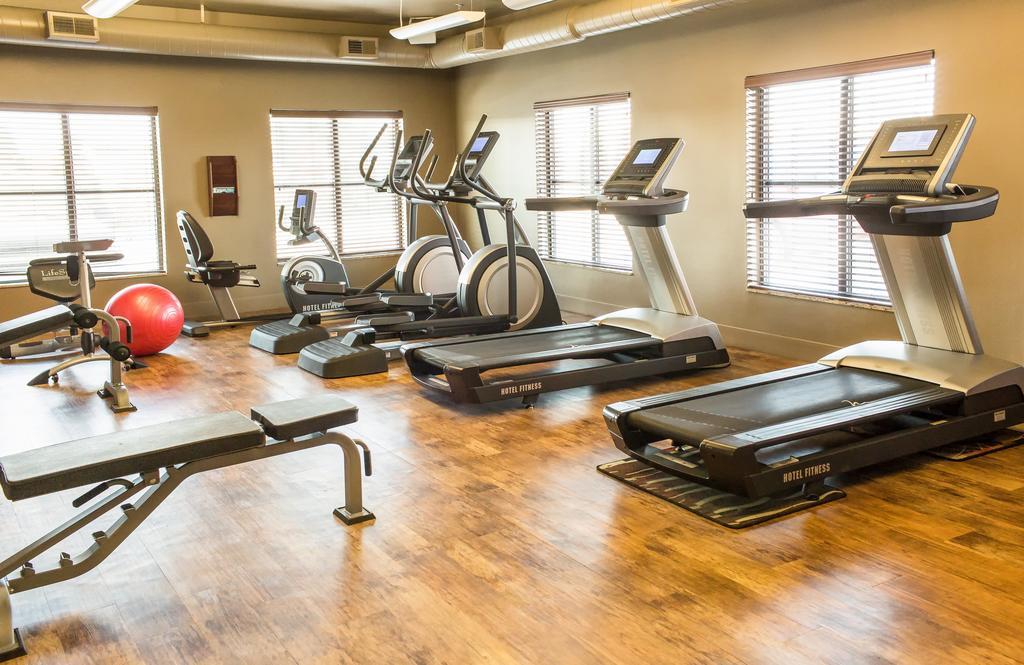 Teddy'S Residential Suites Watford City Extérieur photo