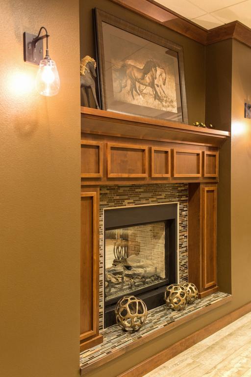 Teddy'S Residential Suites Watford City Extérieur photo