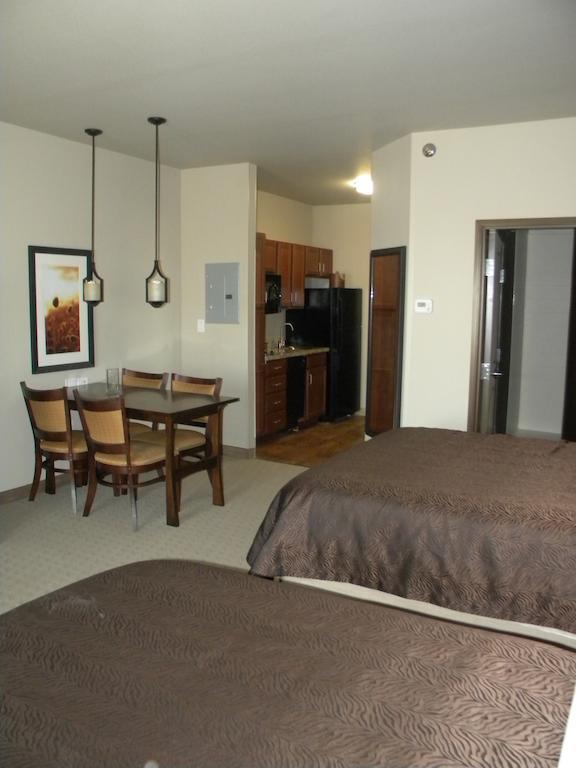 Teddy'S Residential Suites Watford City Extérieur photo