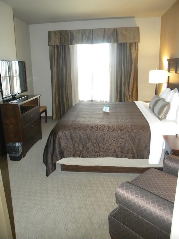 Teddy'S Residential Suites Watford City Extérieur photo