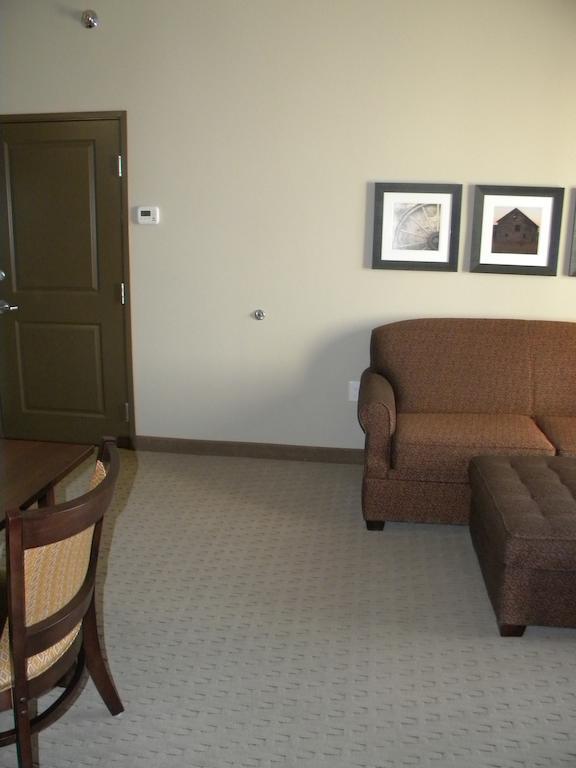 Teddy'S Residential Suites Watford City Extérieur photo