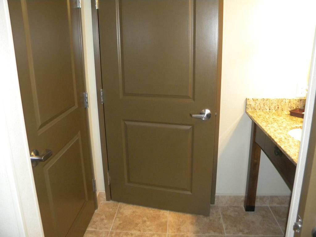 Teddy'S Residential Suites Watford City Extérieur photo