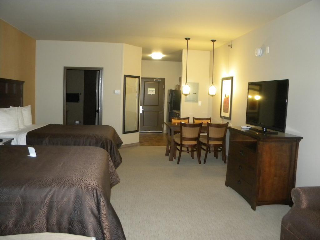 Teddy'S Residential Suites Watford City Extérieur photo