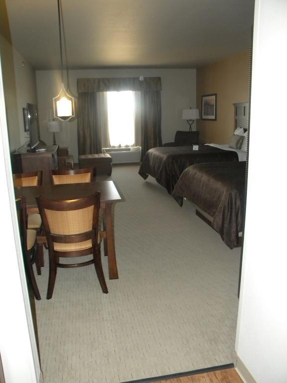 Teddy'S Residential Suites Watford City Extérieur photo