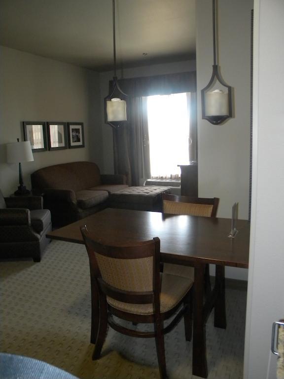 Teddy'S Residential Suites Watford City Extérieur photo