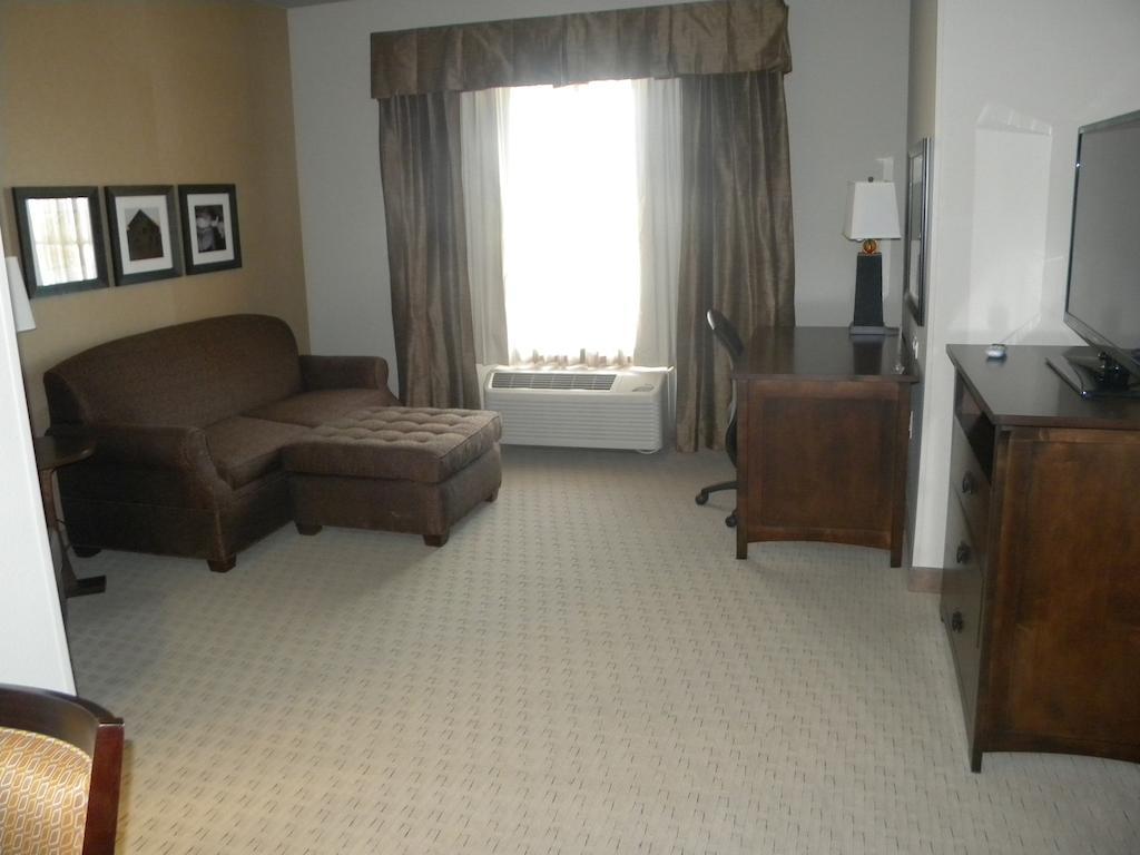 Teddy'S Residential Suites Watford City Extérieur photo