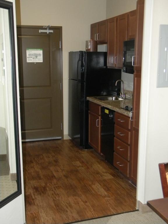 Teddy'S Residential Suites Watford City Extérieur photo
