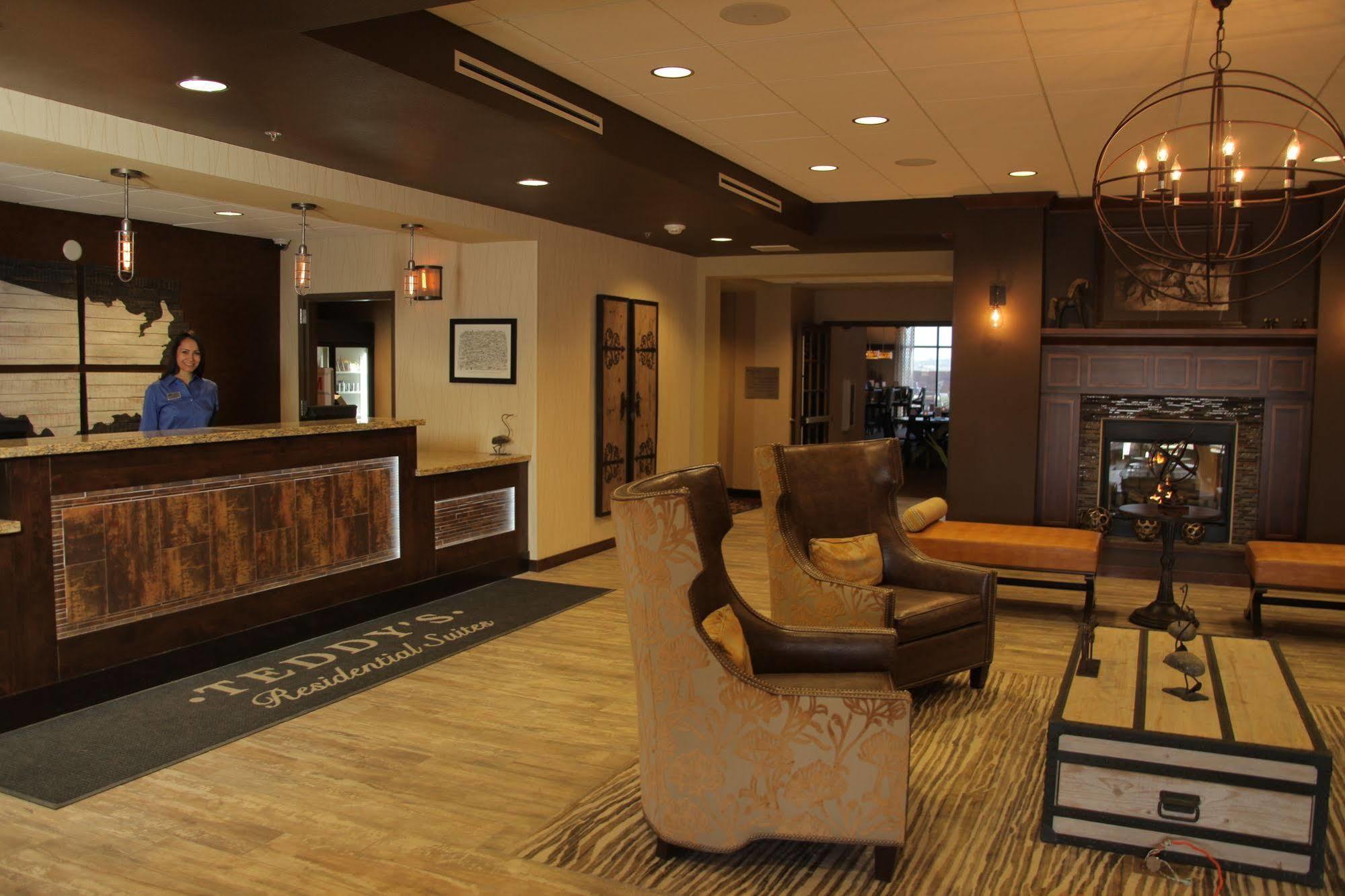 Teddy'S Residential Suites Watford City Extérieur photo