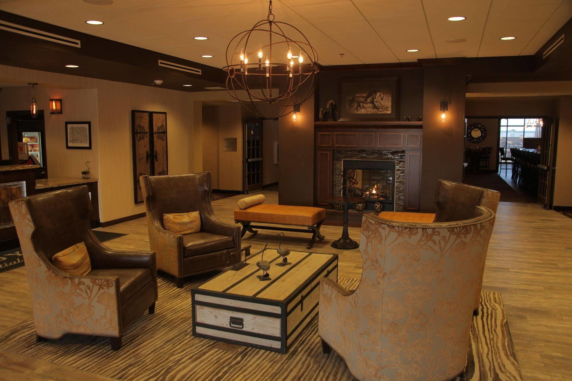 Teddy'S Residential Suites Watford City Extérieur photo