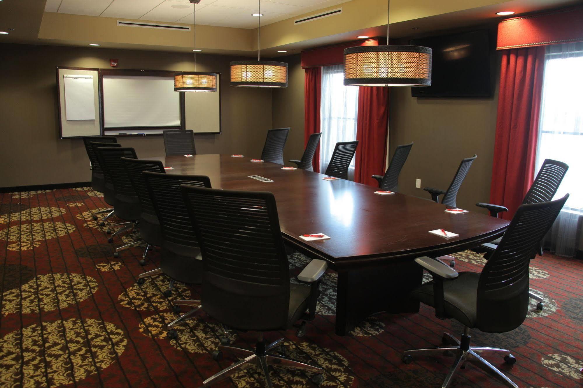 Teddy'S Residential Suites Watford City Extérieur photo